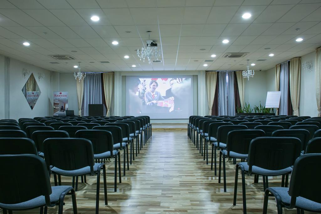 Отель львов рамада